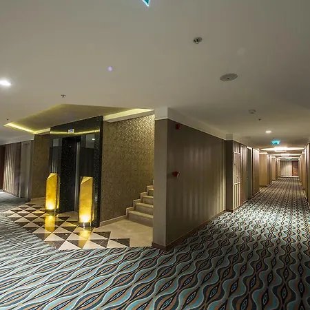 فندق Ramada By Wyndham Gemli̇k غِمليك