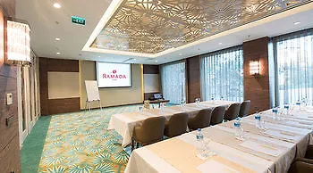 فندق Ramada By Wyndham Gemli̇k