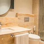 Ramada By Wyndham Gemli̇k 호텔 4*