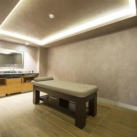 Ramada By Wyndham Gemli̇k 4*