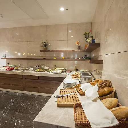 Ramada By Wyndham Gemli̇k מלון 4*