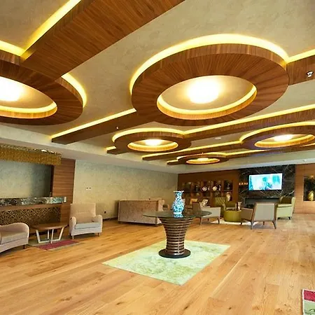 Ramada By Wyndham Gemli̇k מלון