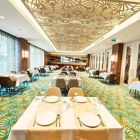 Hotel Ramada By Wyndham Gemli̇k 4*