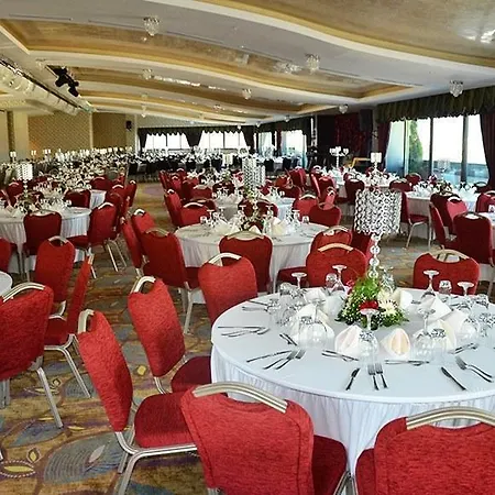 Ramada By Wyndham Gemli̇k Hotel