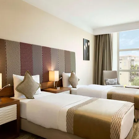 酒店 Ramada By Wyndham Gemli̇k 4*