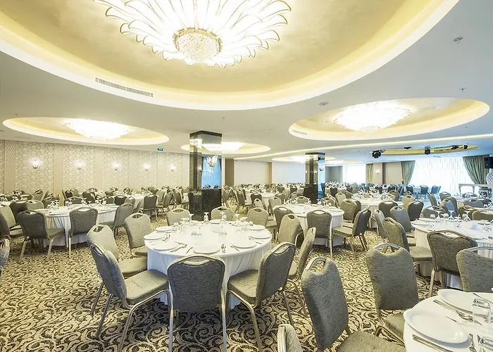 Ramada By Wyndham Gemli̇k 4*