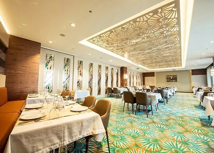 Hotel Ramada By Wyndham Gemli̇k