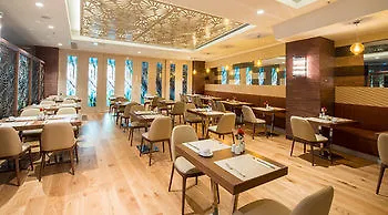 Ramada By Wyndham Gemli̇k 4*